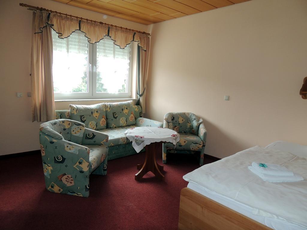 Gaestehaus Am Hirtenberg Breitenbrunn  Esterno foto